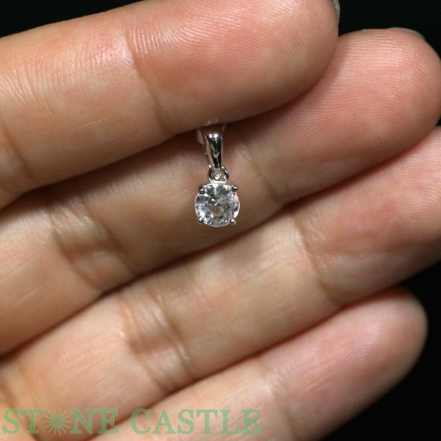 石流通センター 一点物 天然石 ペンダント フェナカイト EO5651 (鑑別書付) 0.57ct パワーストーンの画像