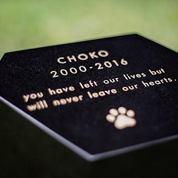 【まとめ売り】 ペット墓 ペット供養 Rokkaku六角L ペットコティ 屋内外用 手元供養 犬猫お墓 名入れ 【YWU8684609719】(31460円)