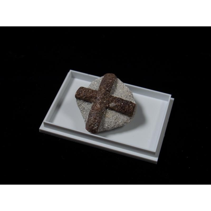 ロシア産 十字石 直交型 （スタウロライト） : ストーンズクラブ