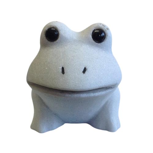 かえる 白 無事蛙石材彫刻品 カエルのインテリアストーン置物 石製品 03 0061 山岸石材 通販 通販 Yahoo ショッピング