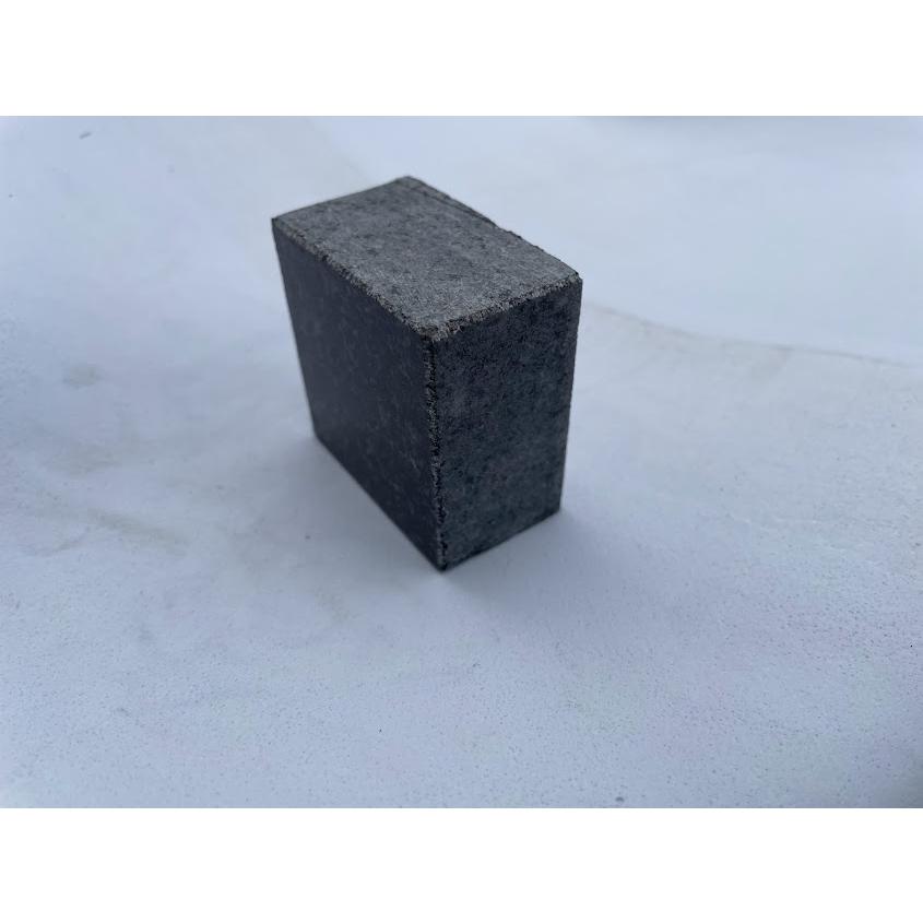 インシュレーター角 黒御影石 インド 台 スピーカーなどに インシュレーター角 黒御影石 インド 台 スピーカーなどに