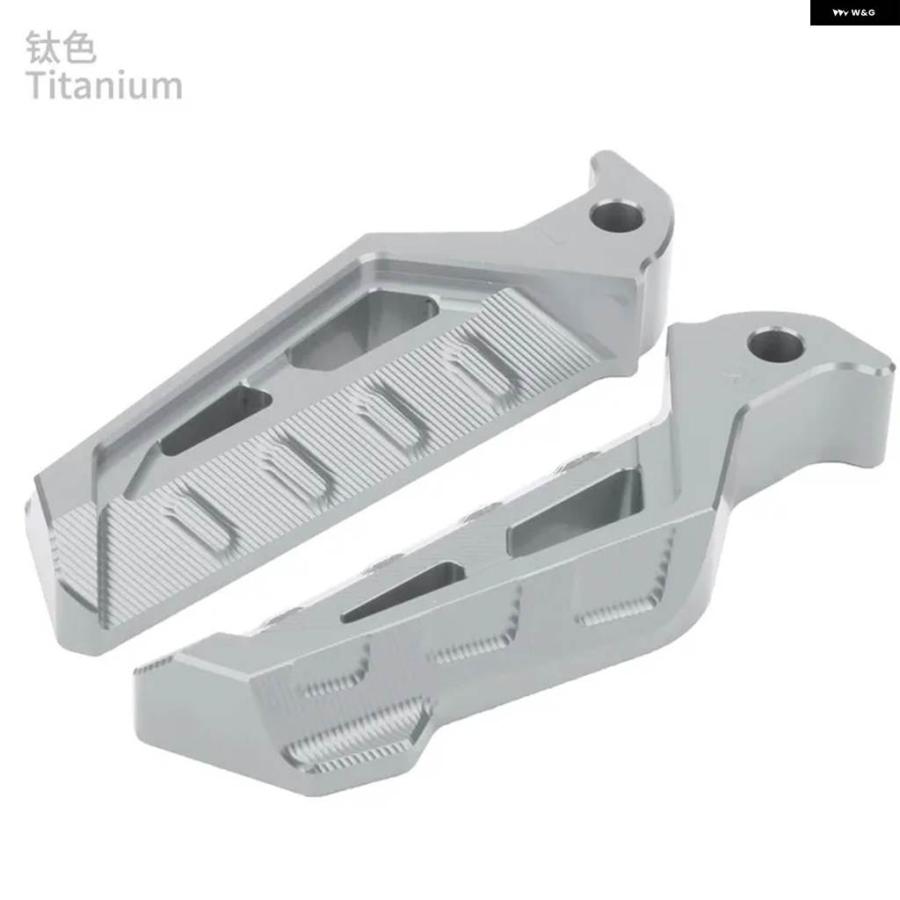 並行輸入品ヤマハ XMAX 400/300/250/125 バイク リアパッセンジャー フットレスト CNC リア フットペグ ペダル アクセサリーパーツの画像
