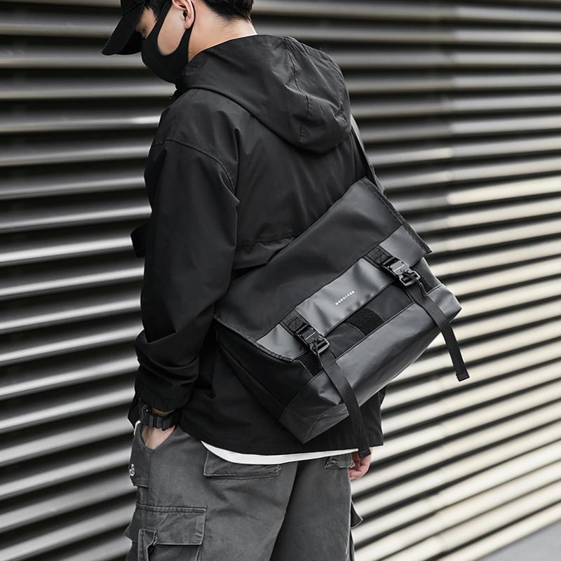 ブラックメッセンジャーバッグ FENDI フェンディ ショルダーバッグ BAGUETTE MESSANGER LARGE