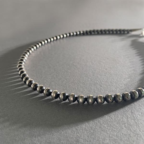 値下げ中 エリッカニコラスビケイ　ナバホパール燻しタイプ 3mm/45cm ERICKA NICOLAS BEGAY】ナバホパールネックレス3mm/45cm