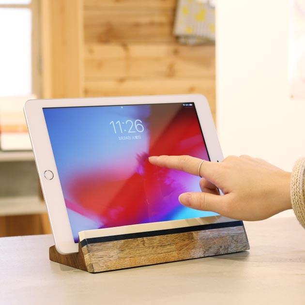 Ipad スタンド 木製 縦置き おしゃれ タブレット 立てかけ Wood Ipad Stand Goody Grams Gfc Mq 0037 Stream Trail Outfitters 通販 Yahoo ショッピング