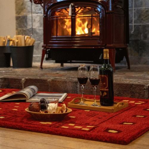 ファイヤーサイドオリジナル / ハースラグ ラスティックレッド 薪