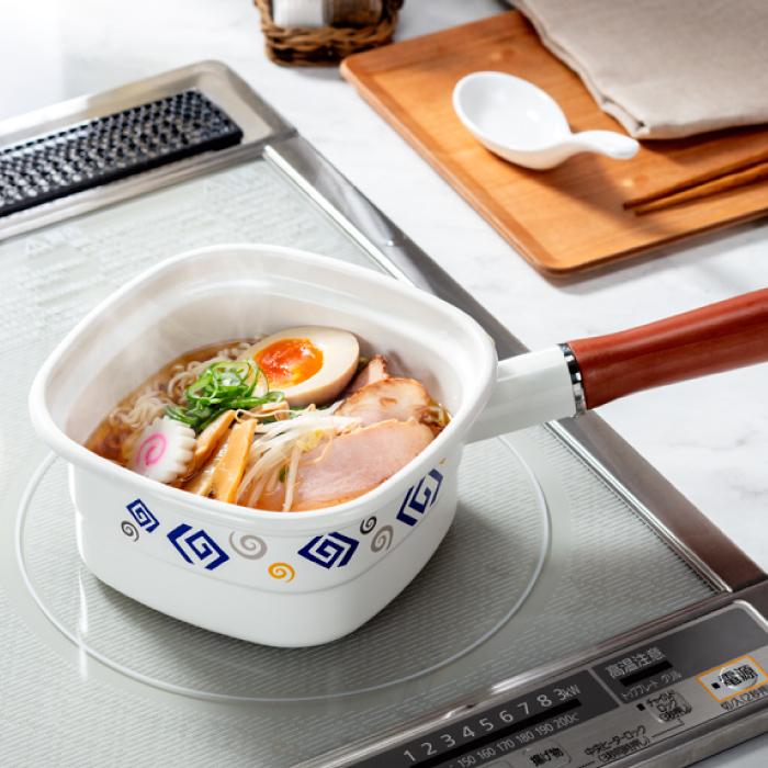 高木金属 ホーロー 四角いお鍋 麺ごこち 14×14cm IH・ガス対応 蓋付き