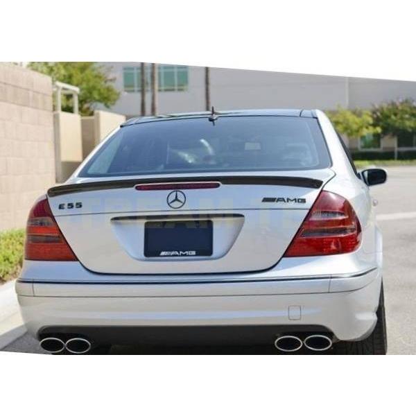 BENZ メルセデス ベンツ W211 Eクラス セダン用 AMGタイプ カーボン トランクスポイラー リアスポイラー リアウイング カーボンスポイラー 綾織 E63 T1 人気商品 |  | 02