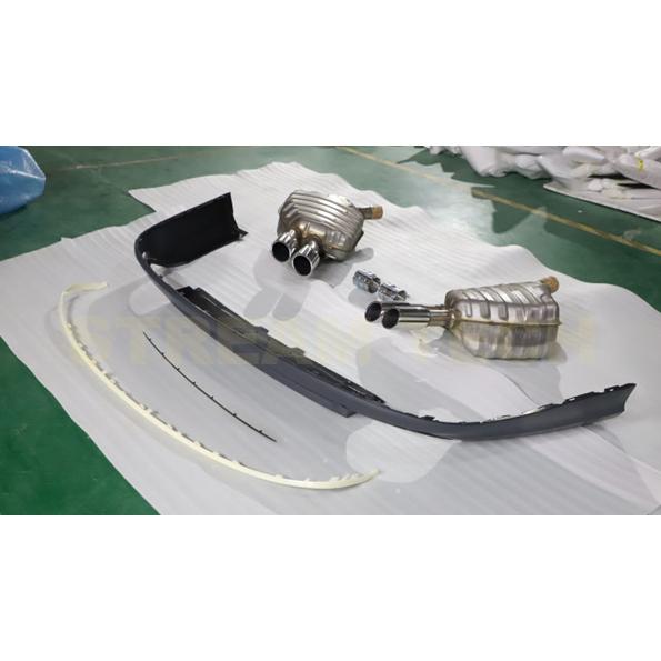 AUDI アウディ A8 ベースセダン用 S8タイプ 4本出し