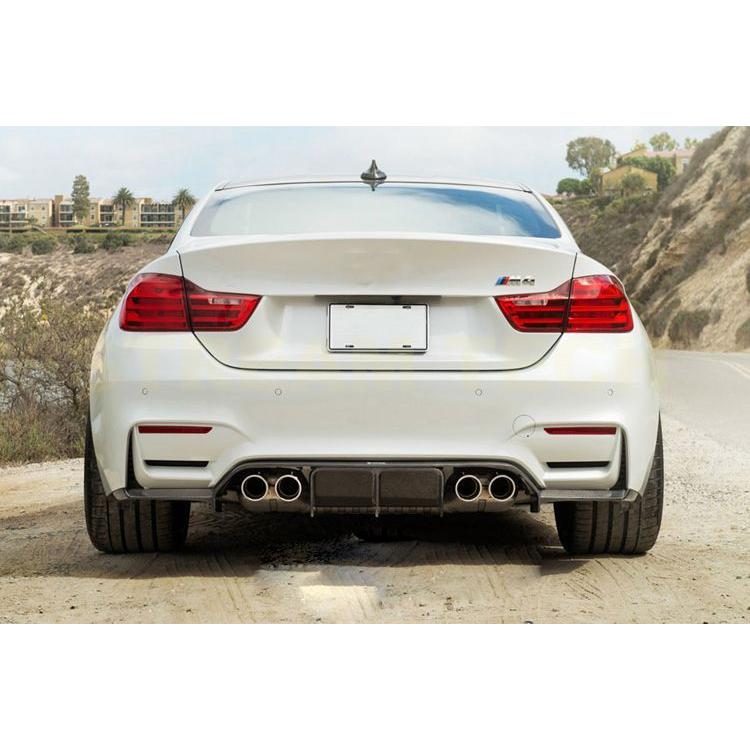 BMW F80 M3 F82 F83 M4用 VRSタイプ カーボン リア BMW F80 M3 F82 F83 M4用 VRSタイプ カーボン リア