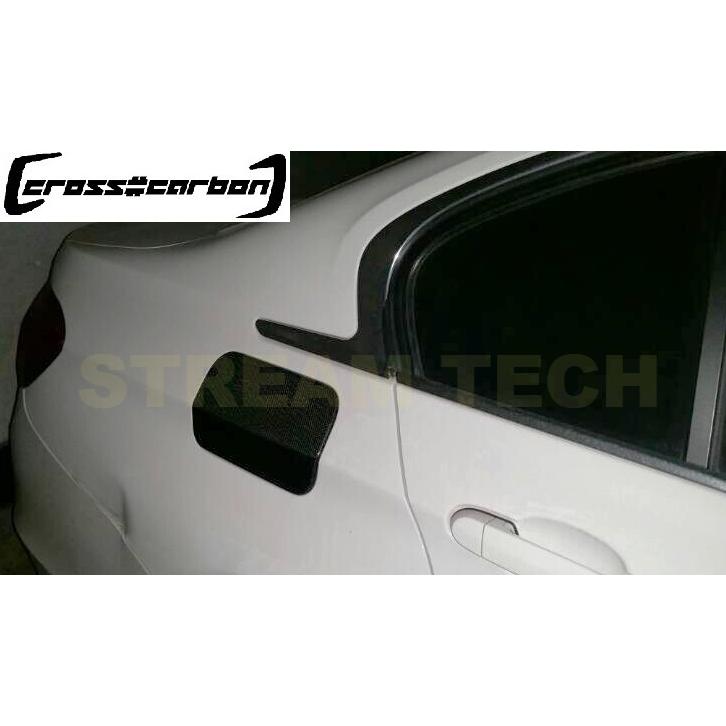 BMW F30 F31 F34 GT 3シリーズ用 リアルカーボン フューエルタンクカバー 給油口カバー ガスキャップカバー カーボンガーニッシュ カーボンカバー 綾織 人気商品 |  | 03