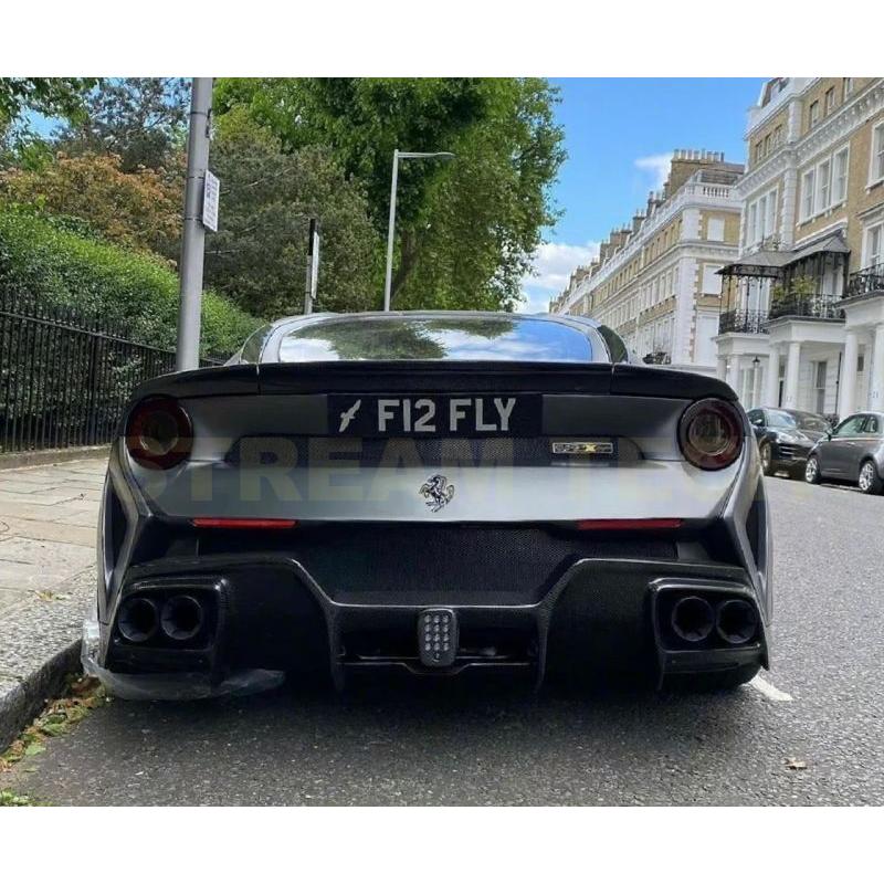 Ferrari フェラーリ F12 ベルリネッタ用 NoxyXタイプ ドライカーボン