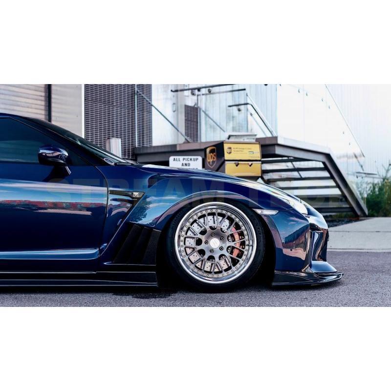 NISSAN 日産 R35 GT-R 後期用 タイプ3 ダクト付き カーボン ボンネット