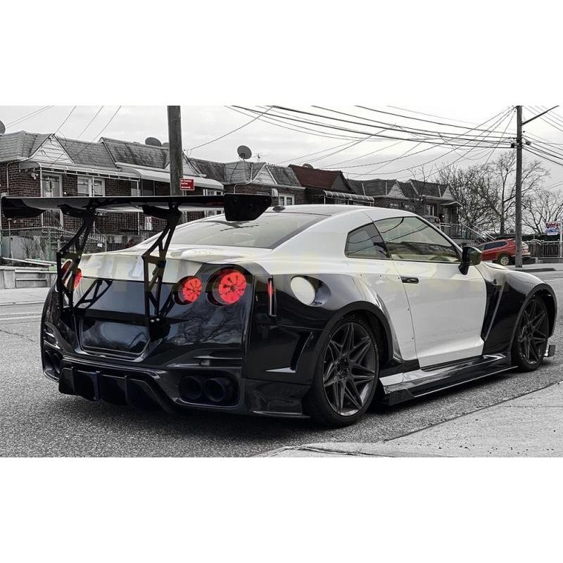 NISSAN 日産 R35 GT-R用 ライフタイム ハーフカーボン リアバンパー ディフューザー ストップランプ バンパー エアロパーツ ニッサン MY09 MY12 MY15 人気 |  | 01