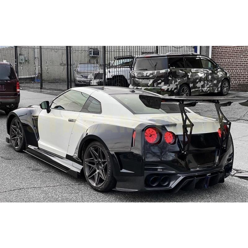 NISSAN 日産 R35 GT-R用 ライフタイム ハーフカーボン リアバンパー ディフューザー ストップランプ バンパー エアロパーツ ニッサン MY09 MY12 MY15 人気 |  | 02
