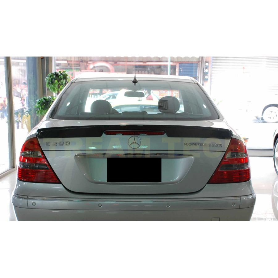 BENZ メルセデス ベンツ W211 Eクラス セダン用 CAタイプ カーボン トランクスポイラー リアスポイラー リアウイング カーボンスポイラー 綾織 E63 AMG T2 人気 |  | 02