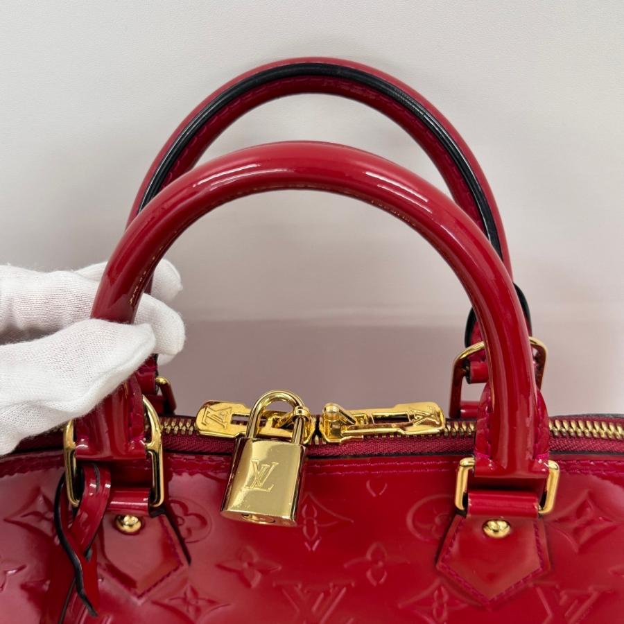 LOUIS VUITTON（ルイ・ヴィトン） 【返品OK】美品 モノグラム ヴェルニ
