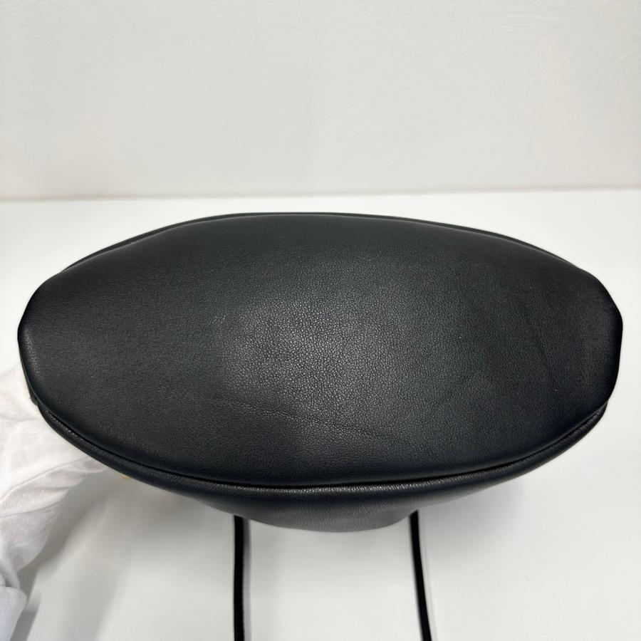 【返品OK】美品 A.P.C. アーペーセー NINON ニノン スモール ドローストリングバッグ ショルダーバッグ ブラック【D467901166906ミ2510】の画像