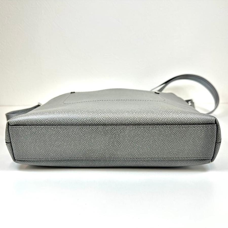 LOUIS VUITTON（ルイ・ヴィトン） 【返品OK】LOUIS VUITTON タイガ 