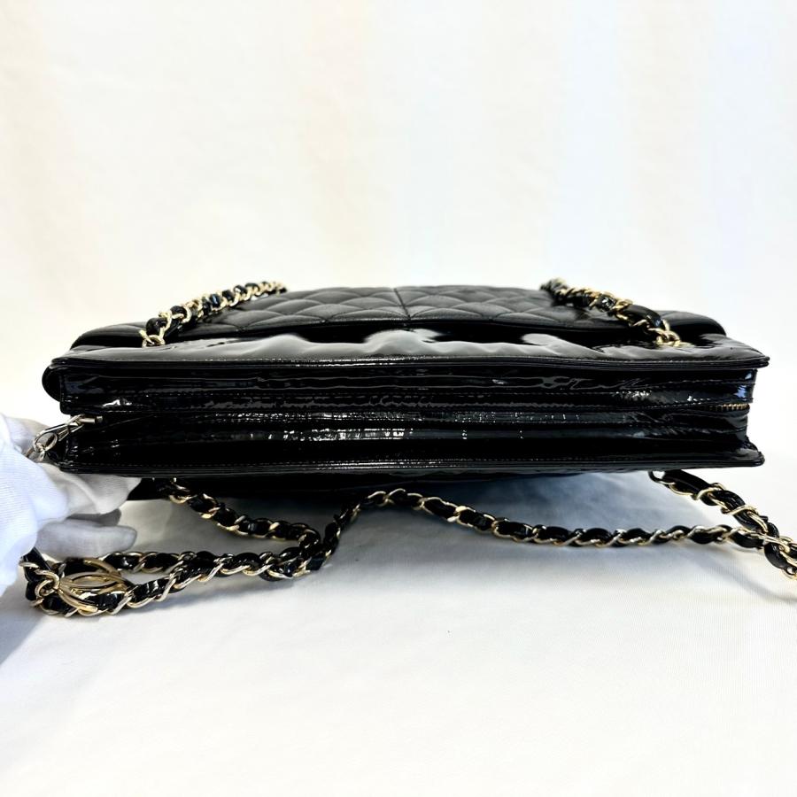 CHANEL パンチングパテント チェーンバッグ ブラック CHANEL（シャネル） 【返品OK】CHANEL マトラッセ チェーンバッグ