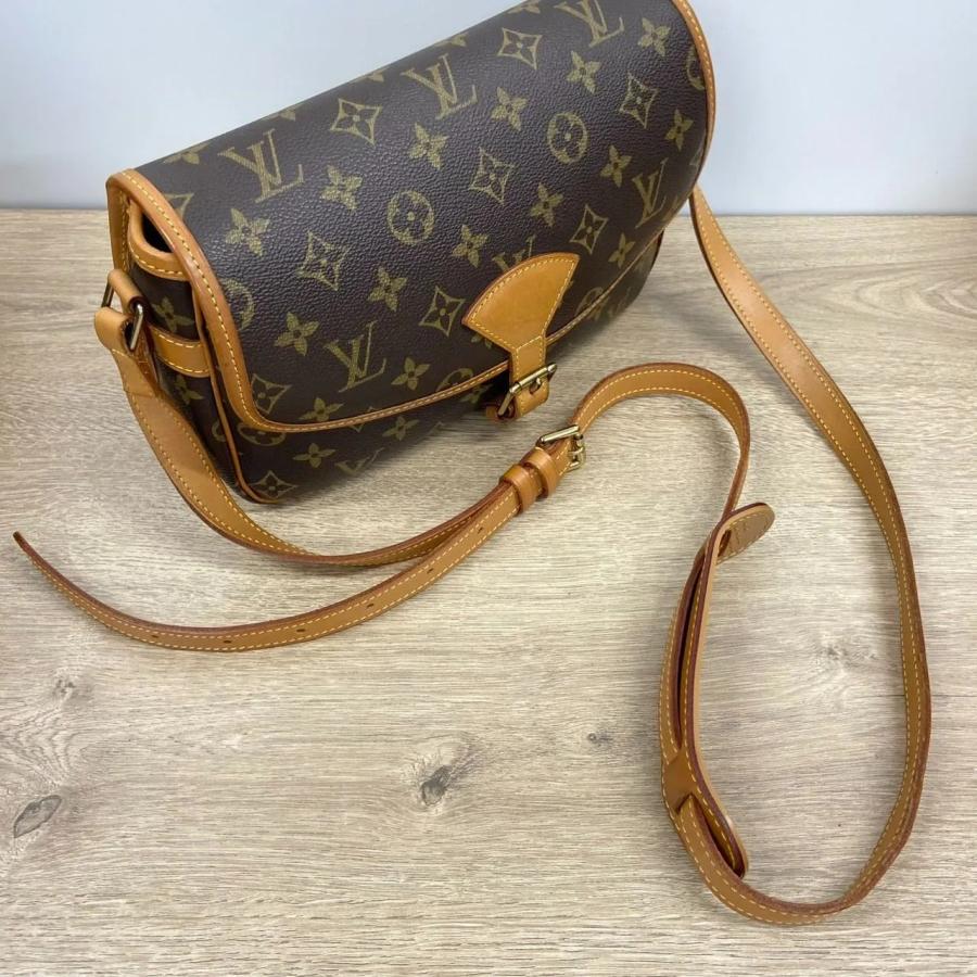 LOUIS VUITTON（ルイ・ヴィトン） 【返品OK】 モノグラム ソローニュ