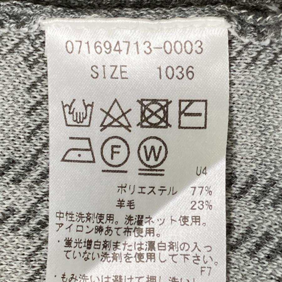 ZOY（ゾーイ） ウール混 Vネック ニットセーター チェック柄 グレー系