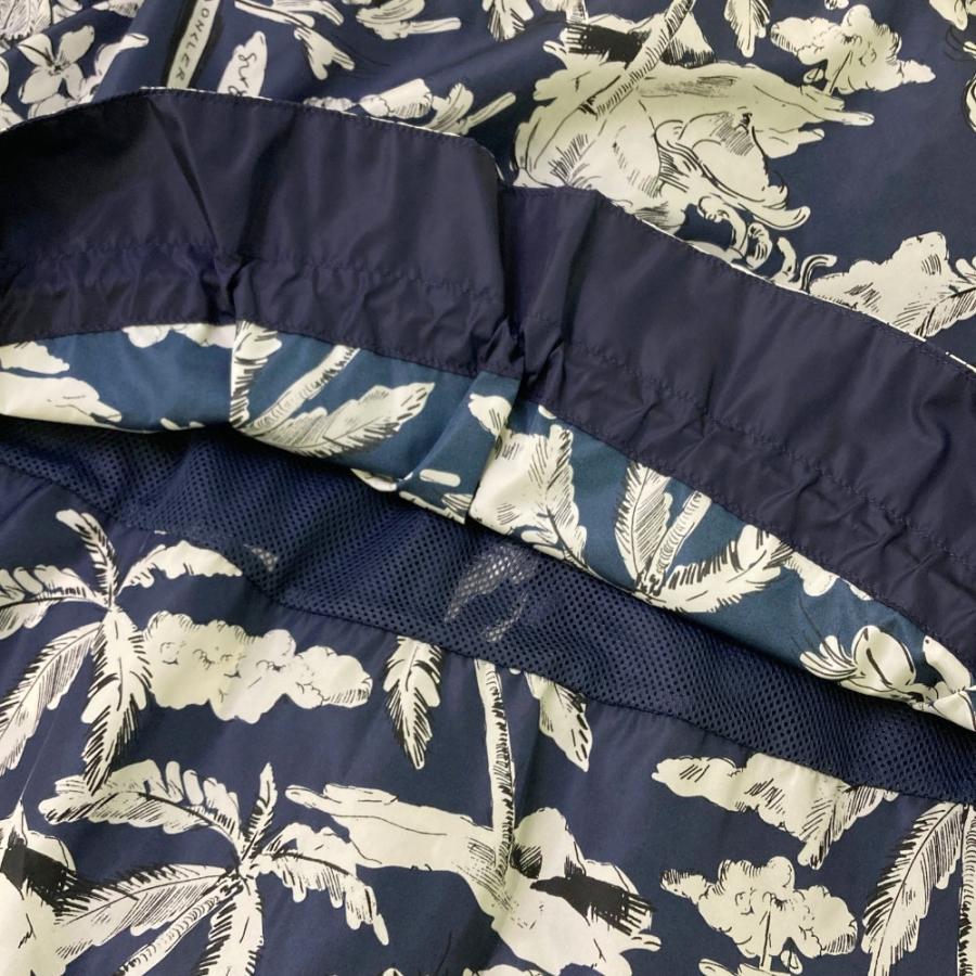 MONCLER（モンクレール） ウインドブレーカー ジャケット 総柄