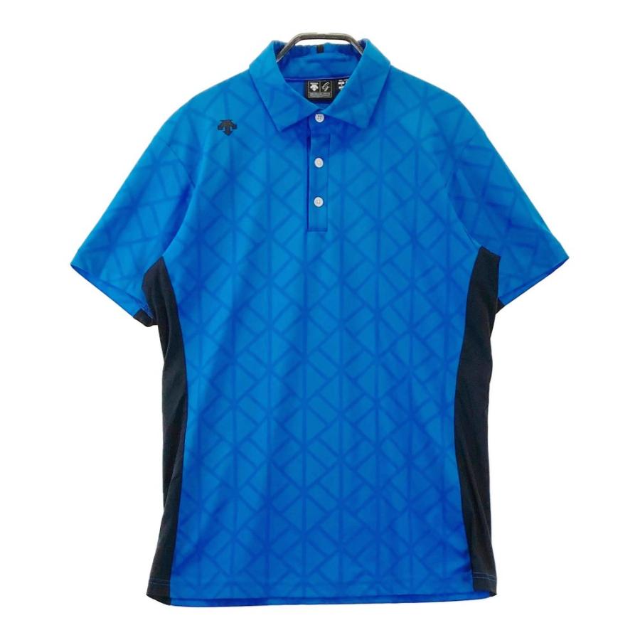 サイズ：M DESCENTE GOLF デサントゴルフ  半袖ポロシャツ 総柄 ブルー系 [240101420858] ゴルフウェア メンズ ストスト DESCENTE GOLF デサントゴルフ 半袖ポロシャツ 総柄 ブルー系 M