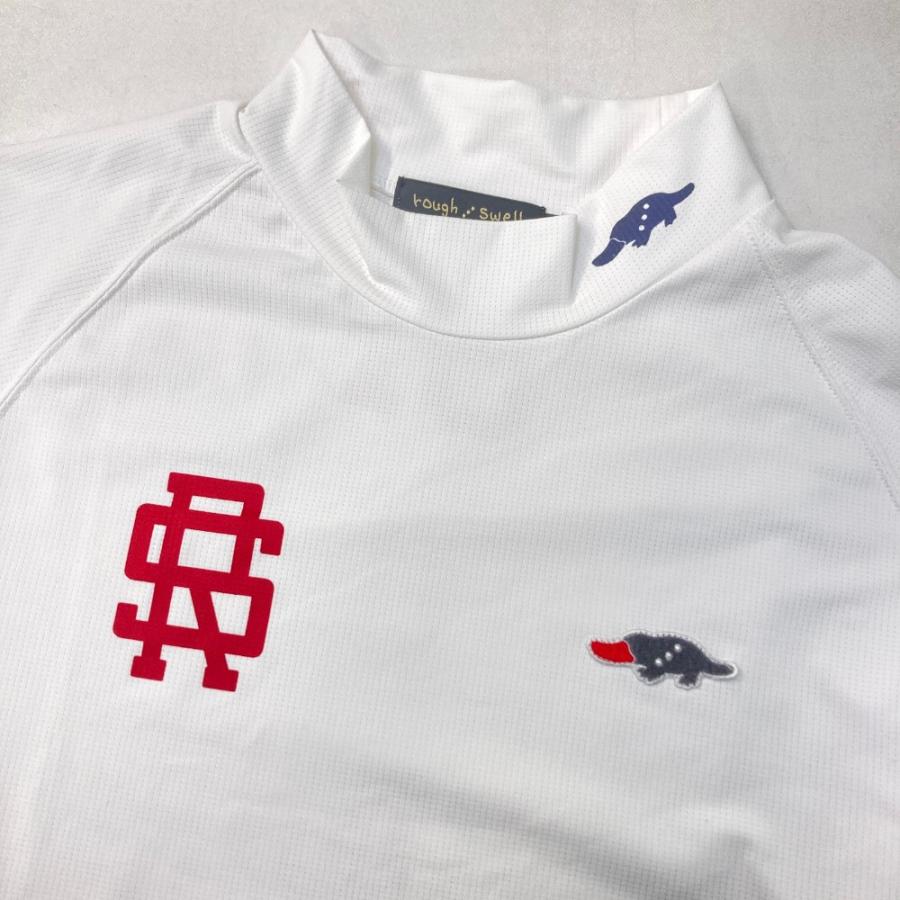 サイズ：S ROUGH&SWELL ラフアンドスウェル  ハイネック 長袖Tシャツ ワッペン  ホワイト系 [240101426286] ゴルフウェア メンズ ストスト ROUGH&SWELL ラフアンドスウェル ハイネック 長袖Tシャツ