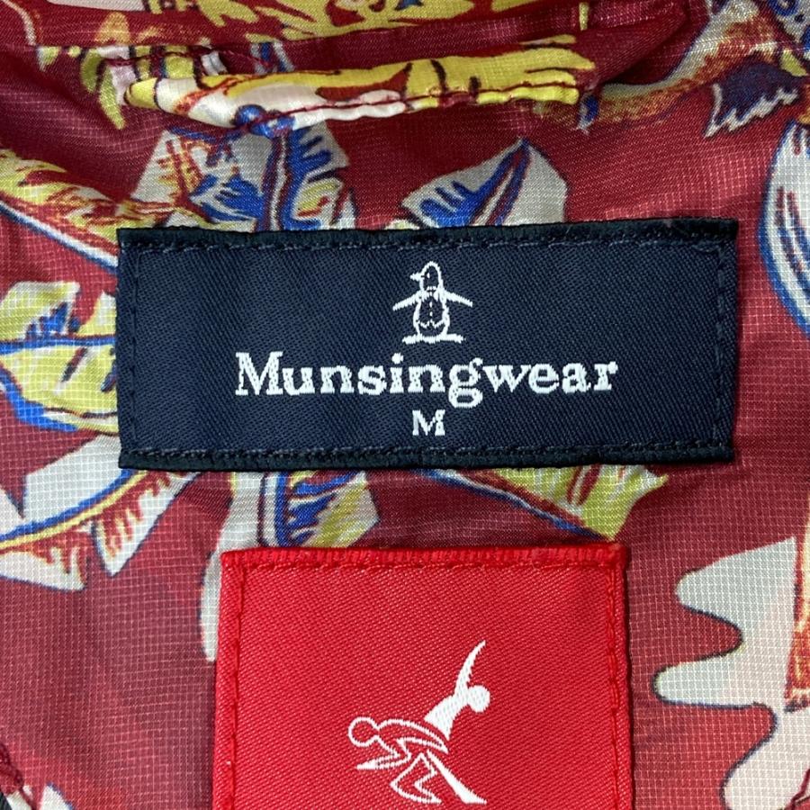 サイズ：M MUNSING WEAR マンシングウェア  ダウン ジップベスト 総柄 レッド系 [240101435513] ゴルフウェア メンズ ストスト Munsingwear（マンシングウェア） ダウン ジップベスト 総柄 レッド系