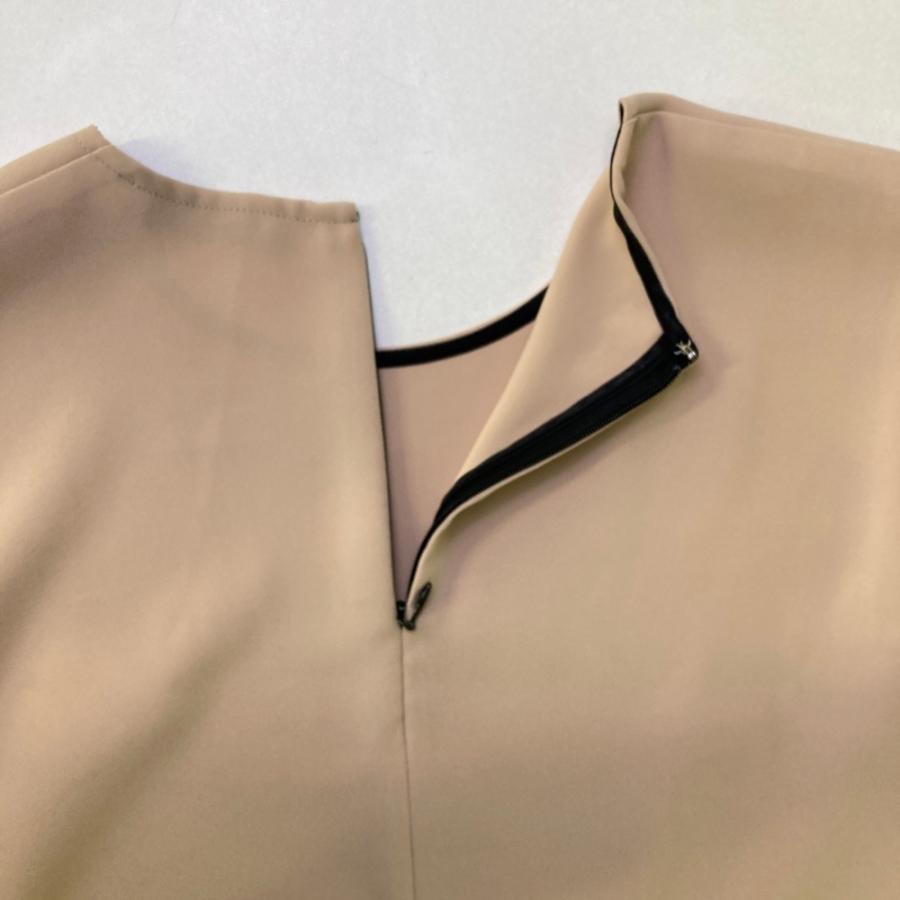 極美品✨ヨーコチャン 半袖ブラウス ボックスプリーツ トップス ピンクベージュ YOKO CHAN（ヨーコチャン） YCB-220-063 ノースリーブ アシンメトリー