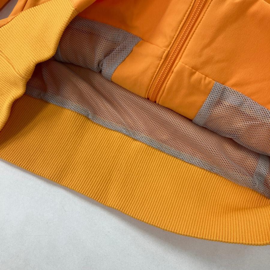 デサントゴルフ★ジップアップ ジャケット ブラック×オレンジ系 Mサイズ デサントゴルフ☆ジップアップ ジャケット ブラック×オレンジ系 M