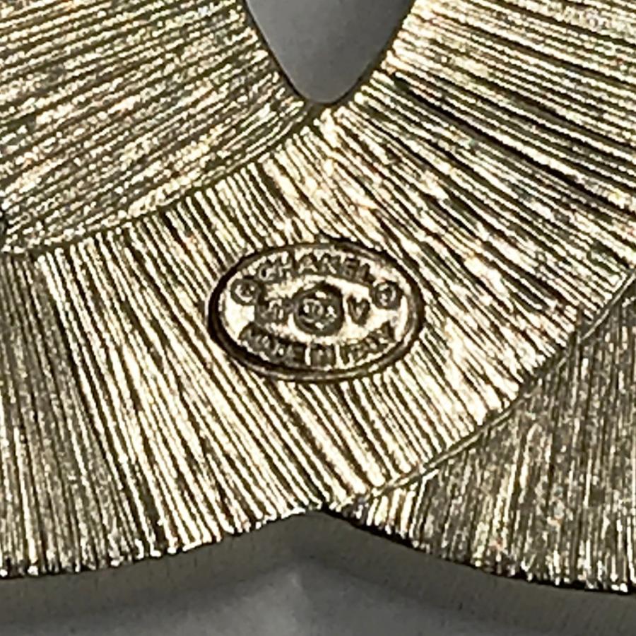美品】CHANEL シャネル ココマーク ブローチ シルバー系 : ブランド