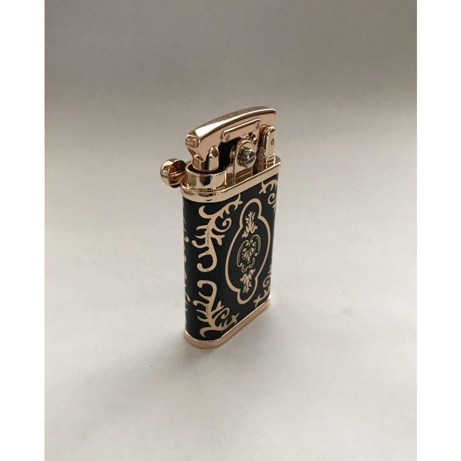 オイルライター　ヨーロピアンテイスト　ブラックカラー |  | 02