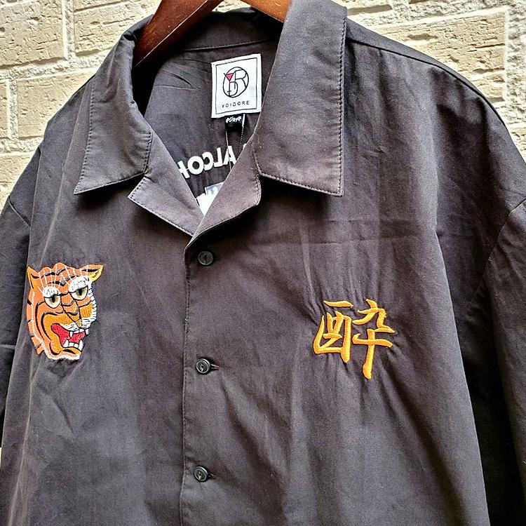 YOIDORE スーベニア 刺繍 半袖 シャツ オープンカラー ボタンシャツ 日本地図 虎 タイガー 酔 ルーズ シルエット 刺繍シャツ プレゼント 824700 YOIDORE ヨイドレ スーベニア 刺繍 半袖 シャツ オープンカラー ボタン