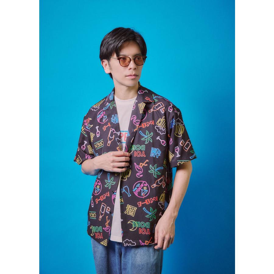 【PLAYBOY】半袖 シャツ アロハ風 ネオン US限定 YOIDORE ネオン アロハシャツ 総柄 半袖シャツ よいどれ オープン