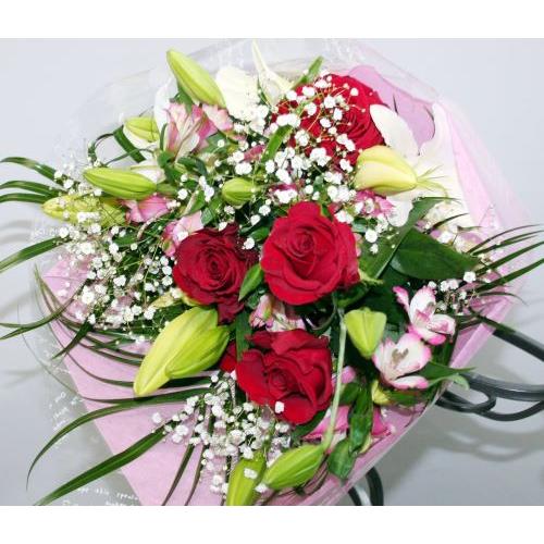 生花 花束 華やかにお祝いを　赤バラとユリ　季節の小花 |  | 03