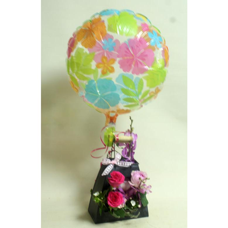 バスケットアレンジとバルーン【生花】花とバルーン 誕生日 お祝い 開店祝い 発表会 バルーンフラワーギフト【地域限定送料無料】 | 