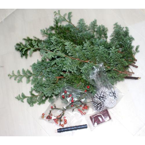 ヒムロスギのクリスマスリースキット【切花】【クリスマスリース　手作りキット】【資材】【生花】フラワー リース　ヒムロ杉 クリスマスリース 材料 |  | 01