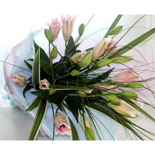ユリとグリーンの花束【生花　花束】フラワーギフト　花の贈り物 生花  花の贈り物 誕生日 母の日 父の日 出産祝　内祝い プレゼント【地域限定送料無料】 |  | 05