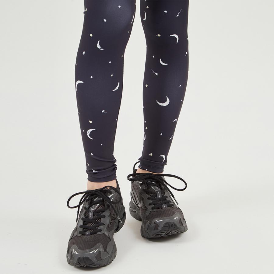 emmi yoga（エミヨガ） エミ emmi ヨガウェア Happy Active set 4点