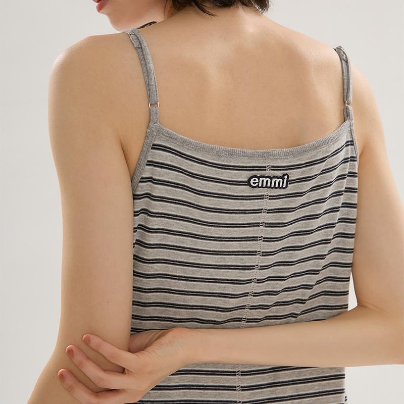 emmi yoga（エミヨガ） エミ emmiロゴカップ付きパイルワンピース