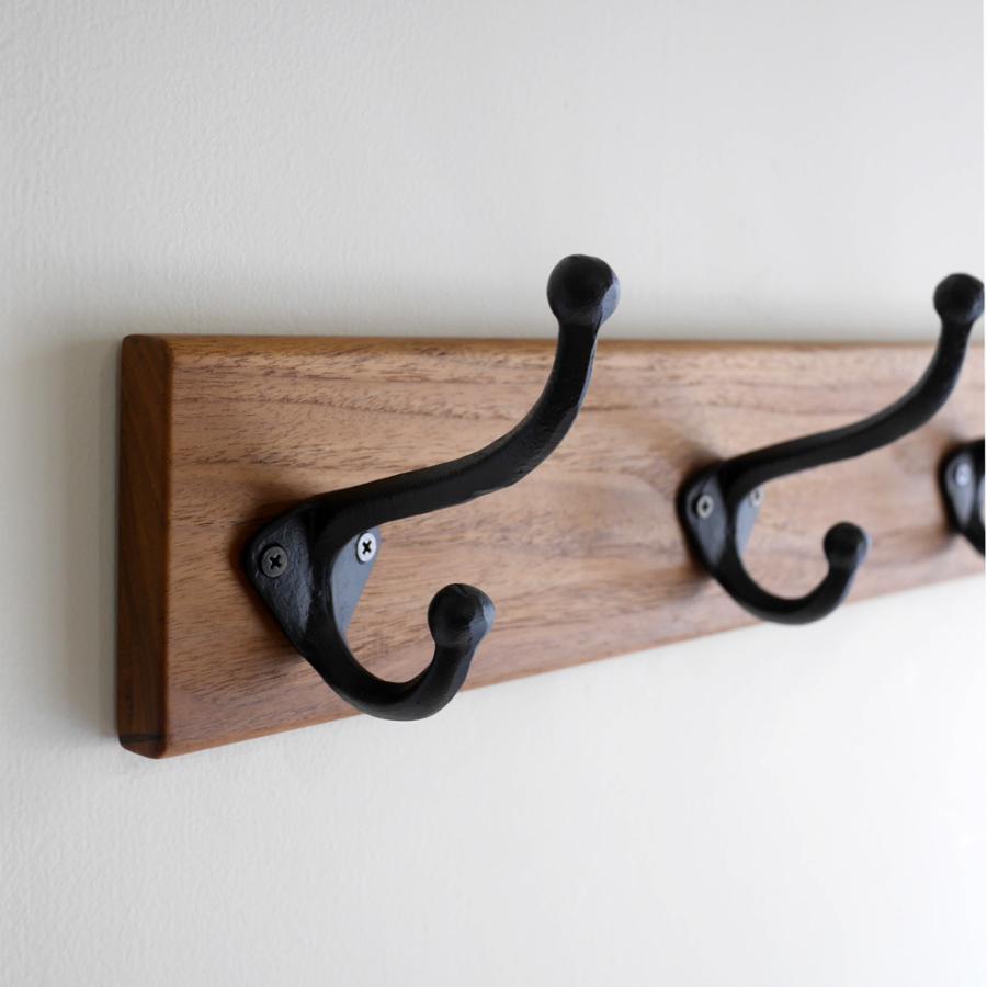 無垢チーク材＆5連大きなアイアンダブルフックのウォールコート