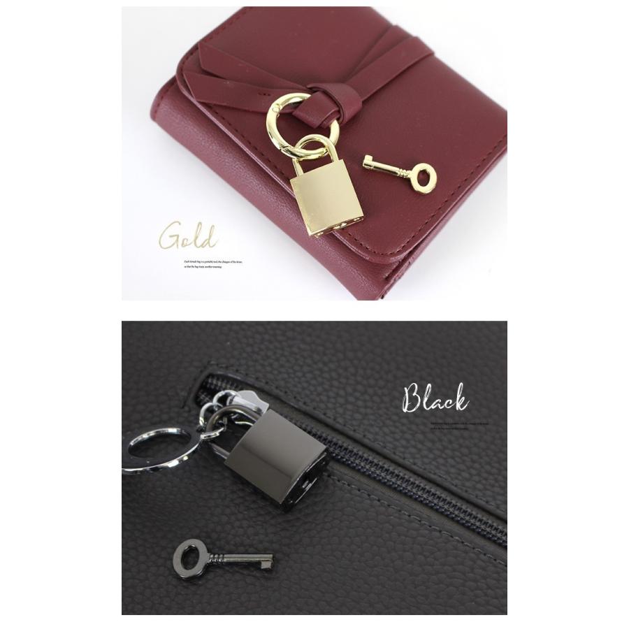 美品✨プラダ ビジネスバッグ 三角ロゴ 南京錠 A4 レザー 茶 鍵 チャーム 美品✨プラダ ビジネスバッグ 三角ロゴ 南京錠 A4 レザー 茶 鍵 チャーム