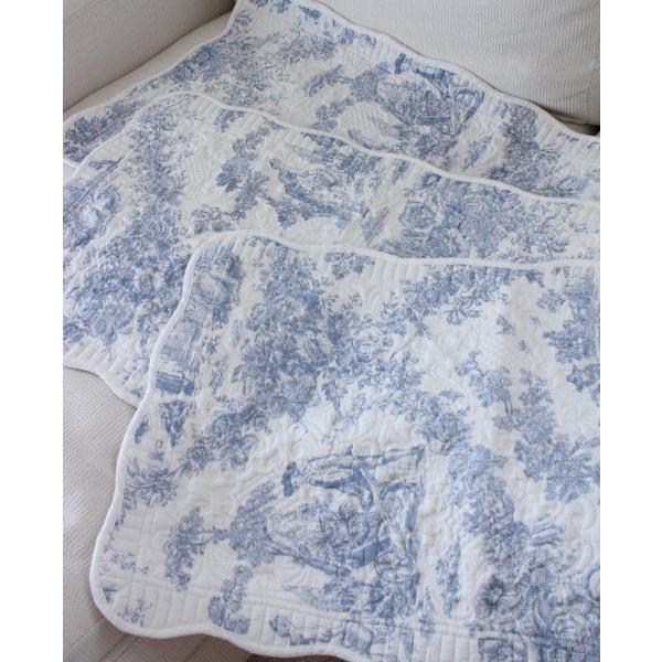 パッチワークキルト＜123×96cmブルー×白＞マルチカバー　大きめキルトマット パッチワークキルト＜123×96cmブルー×白＞マルチカバー 大きめ