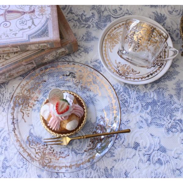 ガラスの彫刻プレート　ドイツ製　ケーキ皿 ガラスの彫刻プレート ドイツ製 ケーキ皿