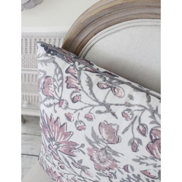 アンティーク風クッション飾り＊〜