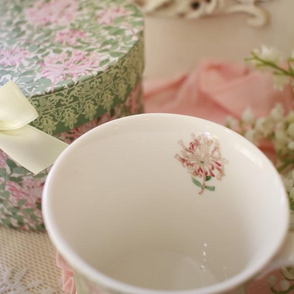 マグカップ ギフトボックス入り ニューボーンチャイナ 電子レンジ対応 ロイヤルアーデン マグ ローズ バラ いちご ストロベリー チューリップ フラワー 花柄 陶 |  | 08