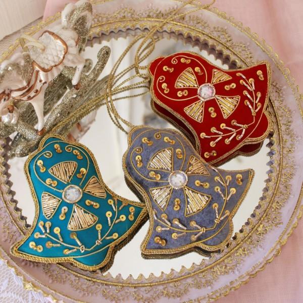 アンティーク　ヴィンテージ　クリスマスオーナメント　豪華刺繍　１６個　海外製品 SALE50%OFF) ツリーオーナメント ビーズ刺繍 ベル 鈴 クリスマス
