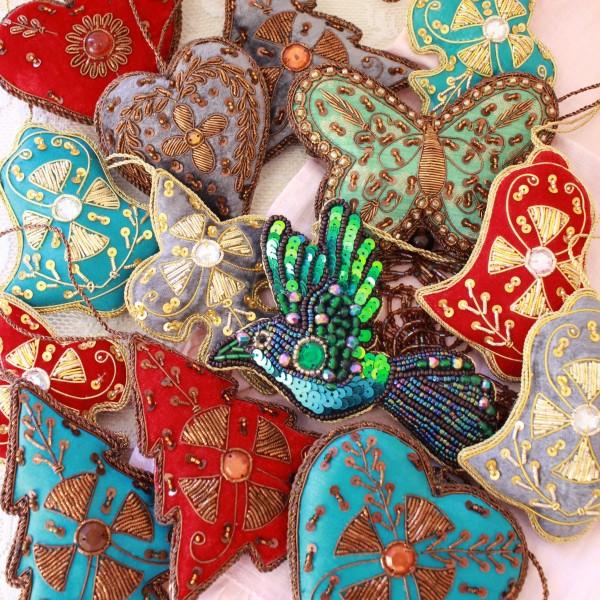アンティーク　ヴィンテージ　クリスマスオーナメント　豪華刺繍　１６個　海外製品 クリスマスツリー オーナメント ハンドメイド ビーズ 刺繍 クロス 百合